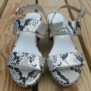 Women’s Anne Klein Padrino Metallic Snake Print Sandal Sz 8